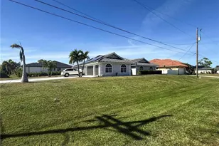 823 SW 10th St, Cape Coral, FL 33991 - Photo 4