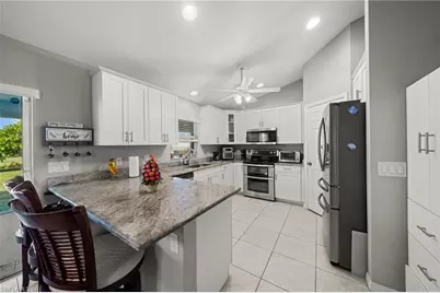 309 SW 29th St, Cape Coral, FL 33914 - Photo 8