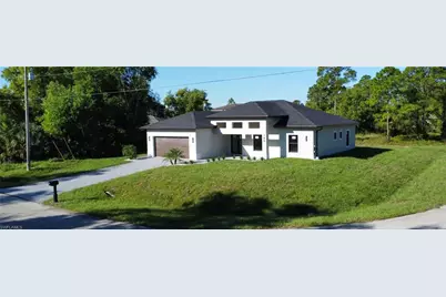 746 Courtland Ave S, Lehigh Acres, FL 33974 - Photo 2