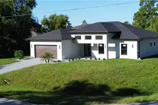 746 Courtland Ave S, Lehigh Acres, FL 33974 - Photo 2