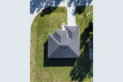 746 Courtland Ave S, Lehigh Acres, FL 33974 - Photo 4