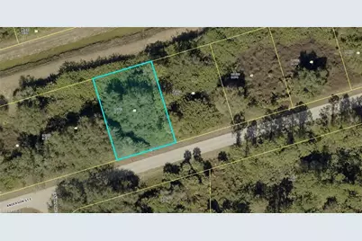 1013 Anderson St, Lehigh Acres, FL 33974 - Photo 2
