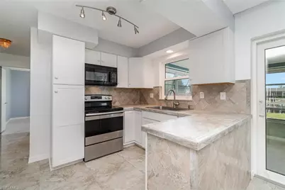 3106 SE 18th Pl, Cape Coral, FL 33904 - Photo 2