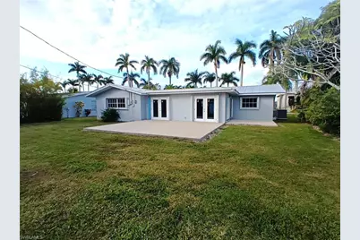 424 Bayshore Dr, Cape Coral, FL 33904 - Photo 16