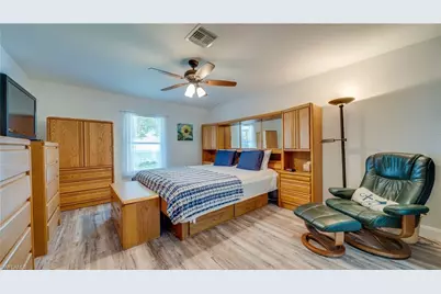 3322 NW 5th Ter, Cape Coral, FL 33993 - Photo 4