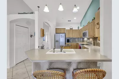 1002 SE 13th Ave, Cape Coral, FL 33990 - Photo 10