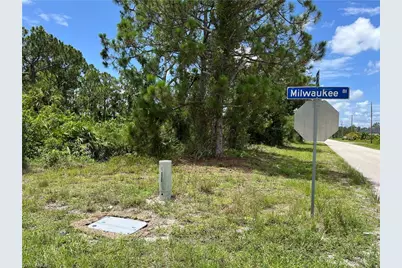 1016 Milwaukee Blvd, Lehigh Acres, FL 33974 - Photo 4
