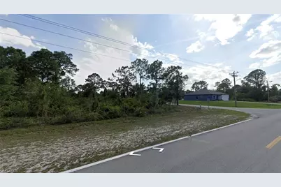 1016 Milwaukee Blvd, Lehigh Acres, FL 33974 - Photo 2