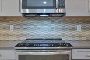 3571 Brittons Ct, Fort Myers, FL 33916 - Photo 4