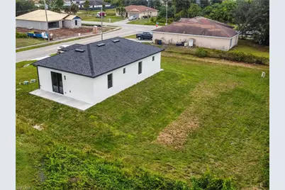 916 Sara Ave N, Lehigh Acres, FL 33971 - Photo 22