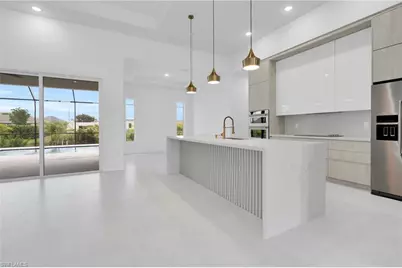 266 W Pine Valley Ln, Rotonda West, FL 33947 - Photo 8
