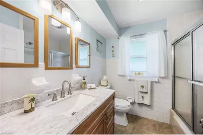 425 Pinecrest Ct, Cape Coral, FL 33904 - Photo 24