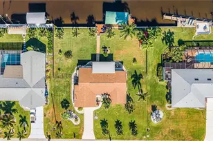 425 Pinecrest Ct, Cape Coral, FL 33904 - Photo 36