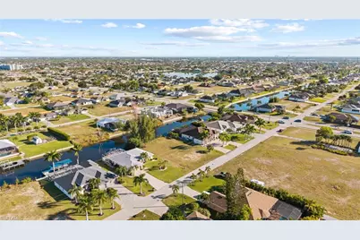 1613 SW 28th Ter, Cape Coral, FL 33914 - Photo 8