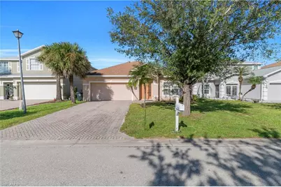 8125 Silver Birch Way, Lehigh Acres, FL 33971 - Photo 2
