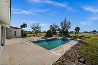 33 Golfview Pl, Rotonda West, FL 33947 - Photo 32