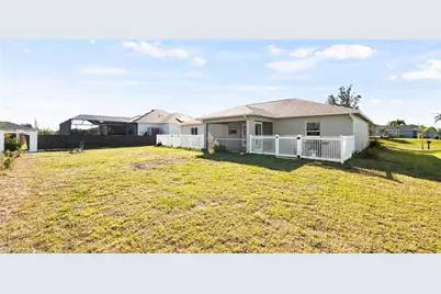 1915 SW 2nd St, Cape Coral, FL 33991 - Photo 24