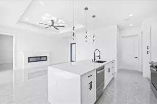 624 Tropicana Parkway W, Cape Coral, FL 33993 - Photo 28