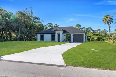 644 Woodcrest Dr, Lehigh Acres, FL 33972 - Photo 4
