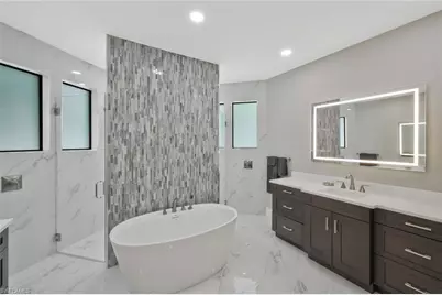 1812 Lagoon Ln, Cape Coral, FL 33914 - Photo 20