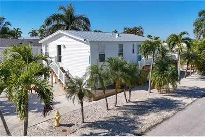 2831 York Rd, Saint James City, FL 33956 - Photo 2