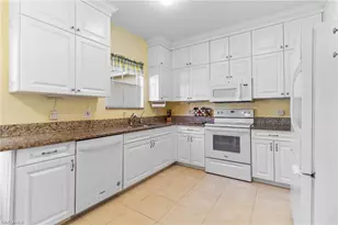 28060 Palmas Grandes Ln, Bonita Springs, FL 34135 - Photo 6