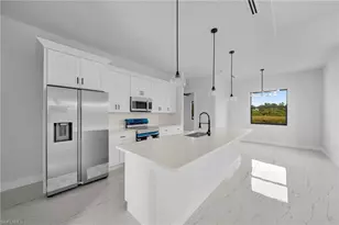 743 Chestnut St E, Lehigh Acres, FL 33974 - Photo 10