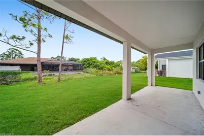740 Chestnut St E, Lehigh Acres, FL 33974 - Photo 32