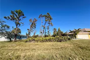 84 Fairway Rd, Rotonda West, FL 33947 - Photo 1