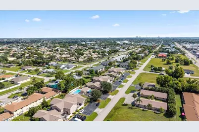1126 SE 8th St, Cape Coral, FL 33990 - Photo 12