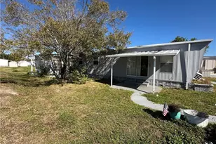 333 Lantern Ln, North Fort Myers, FL 33917 - Photo 14