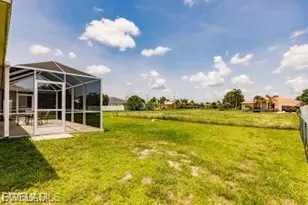 433 NW 38th Pl, Cape Coral, FL 33993 - Photo 2