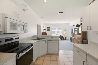 8821 Woodgate Manor Ct, Fort Myers, FL 33908 - Photo 12