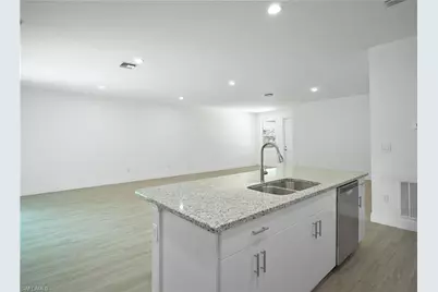 401 Greenbriar Blvd, Lehigh Acres, FL 33972 - Photo 4