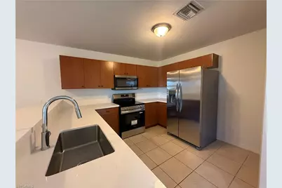 521 Orchard Park Dr, Clewiston, FL 33440 - Photo 4