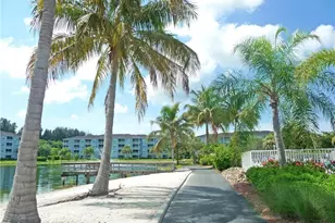 16655 Lake Cir Dr, Fort Myers, FL 33908 - Photo 36