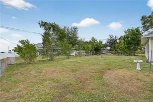 1723 NE 1st Pl, Cape Coral, FL 33909 - Photo 20