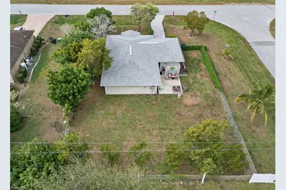1723 NE 1st Pl, Cape Coral, FL 33909 - Photo 22
