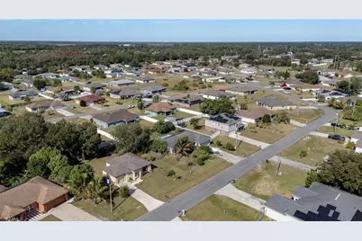 824 Umber Dr, Fort Myers, FL 33913 - Photo 10