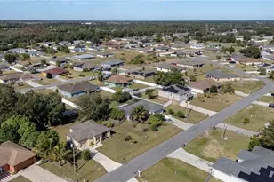 824 Umber Dr, Fort Myers, FL 33913 - Photo 10