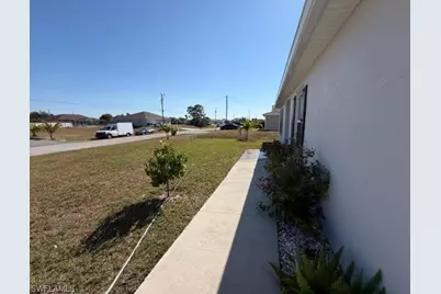 1724 NW 11th Pl, Cape Coral, FL 33993 - Photo 4