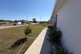 1724 NW 11th Pl, Cape Coral, FL 33993 - Photo 4