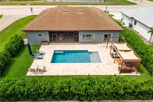 2322 Trafalgar Pkwy, Cape Coral, FL 33991 - Photo 32