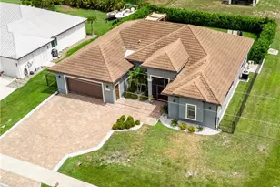 2322 Trafalgar Pkwy, Cape Coral, FL 33991 - Photo 38