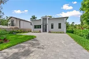 10186 Carolina St, Bonita Springs, FL 34135 - Photo 2