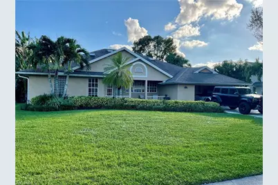 6715 Willow Lake Cir, Fort Myers, FL 33966 - Photo 2