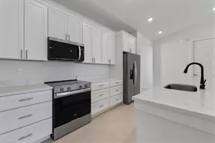 3020 SW 10th Pl, Cape Coral, FL 33914 - Photo 10