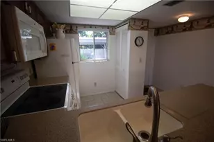 8200 Summerlin Village Cir, Fort Myers, FL 33919 - Photo 20