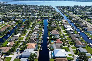 818 Montclaire Ct, Cape Coral, FL 33904 - Photo 50