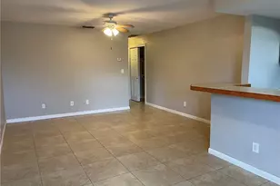 608 SE 46th Ln, Cape Coral, FL 33904 - Photo 2